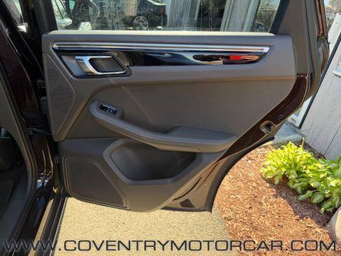 Used 2015 Porsche Macan S AWD/4WD image 45
