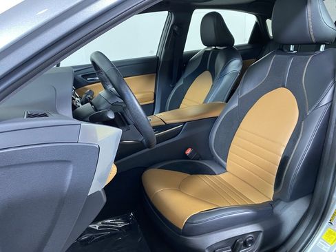 Used 2022 Toyota Avalon Touring image 23