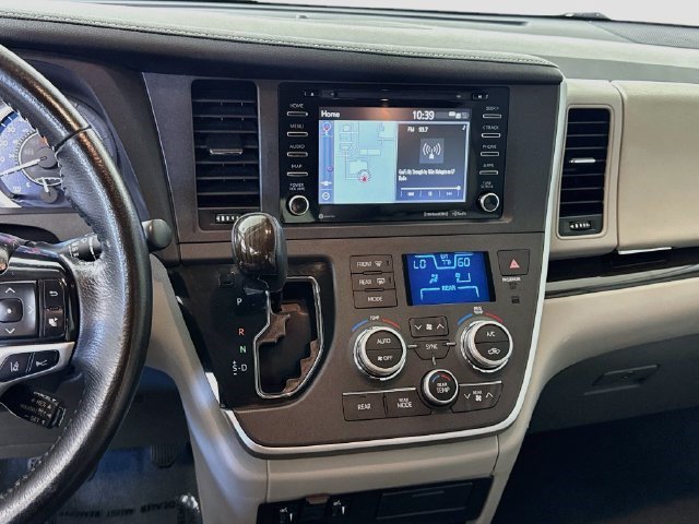 Used 2020 Toyota Sienna XLE w/ XLE Navigation Package AWD/4WD image 17