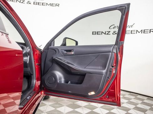 Used 2025 Lexus IS 500 RWD image 22