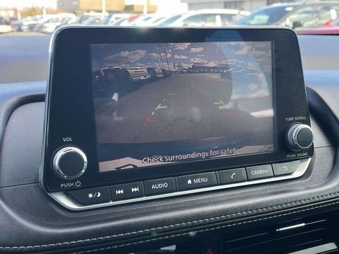 Used 2021 Nissan Rogue S image 29