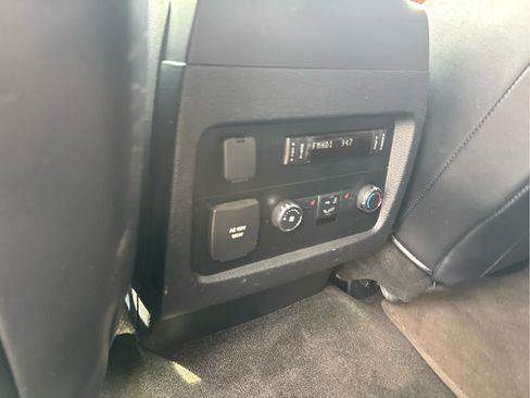 Used 2015 Lincoln Navigator 2WD image 36