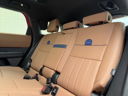 Used 2025 MINI Cooper Countryman SE w/ Comfort Package Max image 37