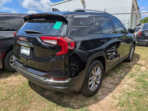 Used 2022 GMC Terrain SLT w/ Infotainment Package II FWD image 3
