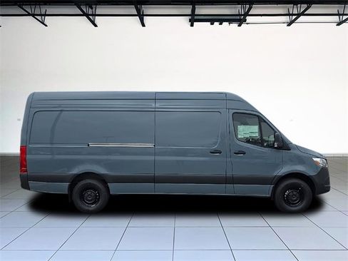 New 2025 Mercedes-Benz Sprinter 2500 image 3