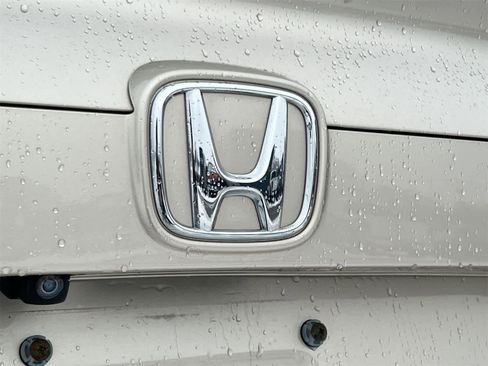 Used 2018 Honda Accord EX image 12