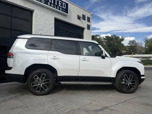 Used 2026 Lexus GX 550 w/ Cold Area Package AWD/4WD image 4