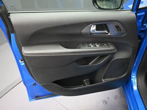 New 2026 Chrysler Pacifica Select image 41