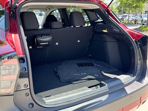 Used 2025 Nissan Kicks SV AWD/4WD image 33