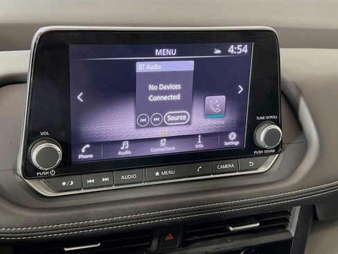 Used 2024 Nissan Rogue SV FWD image 16