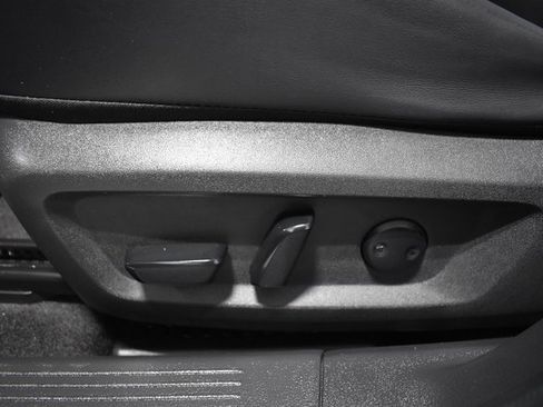 Used 2022 Nissan Rogue SV w/ SV Premium Package image 18