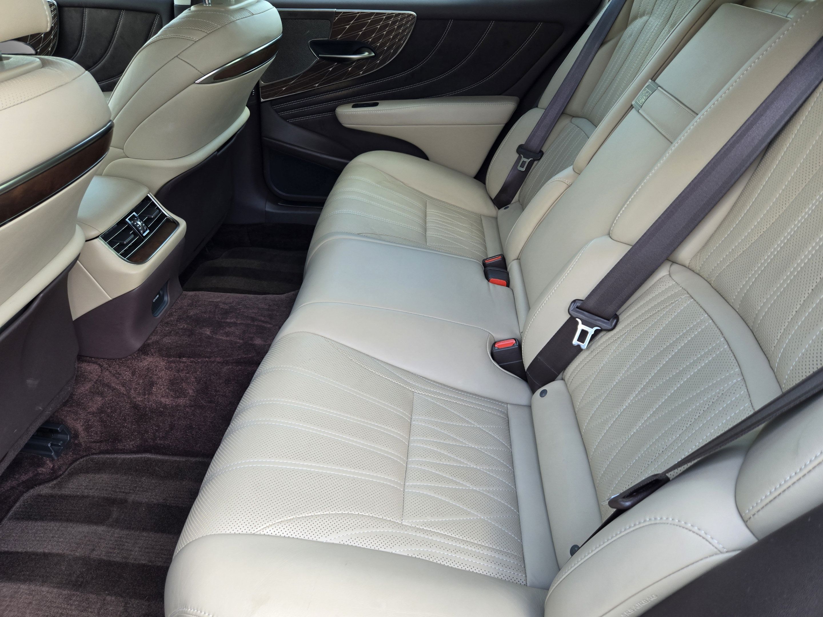Used 2018 Lexus LS 500 w/ Interior Upgrade Package RWD image 31