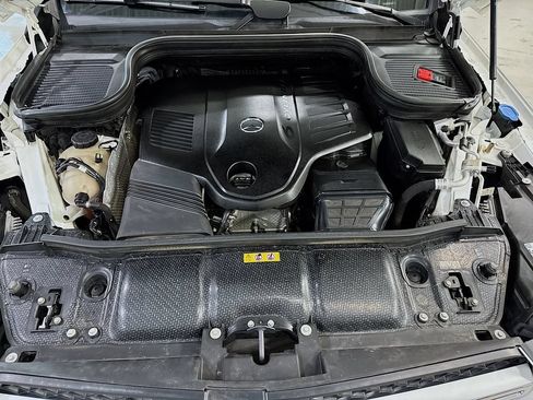Used 2021 Mercedes-Benz GLS 450 4MATIC image 36