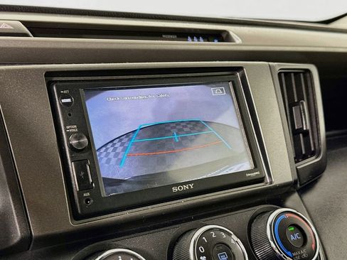 Used 2017 Toyota RAV4 LE FWD image 23