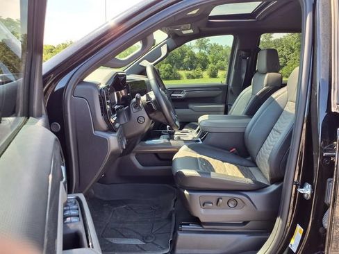 Used 2025 Chevrolet Silverado 1500 ZR2 w/ Technology Package AWD/4WD image 43