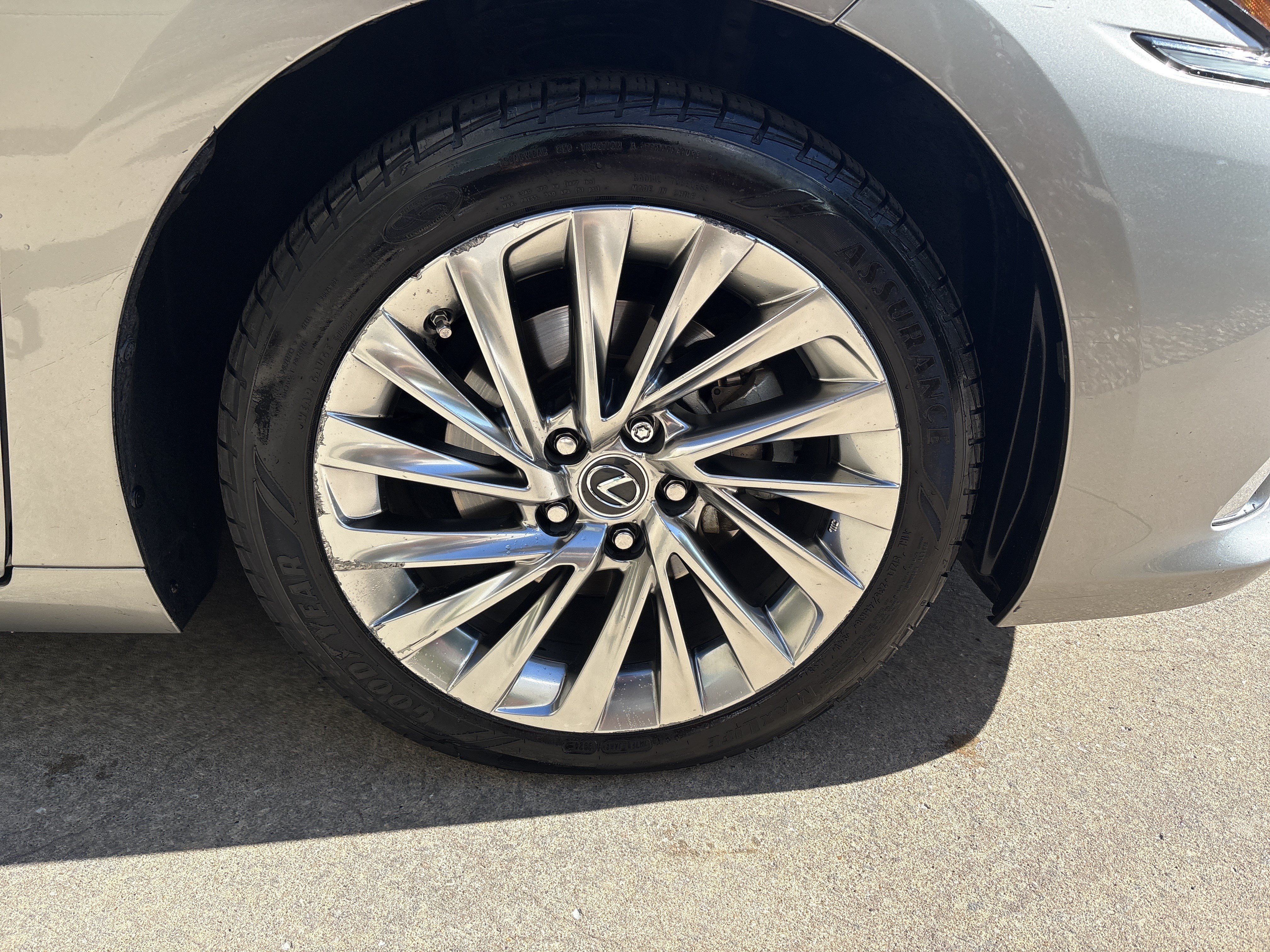 Used 2021 Lexus ES 300h w/ Accessory Package 2 FWD image 13