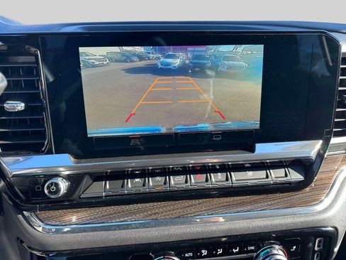 Used 2024 GMC Sierra 1500 Elevation image 29