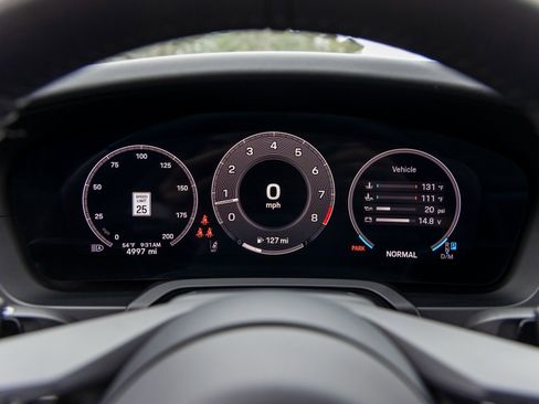 Certified 2025 Porsche 911 Carrera image 34