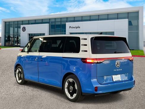 New 2025 Volkswagen ID. Buzz Pro S Plus RWD image 4