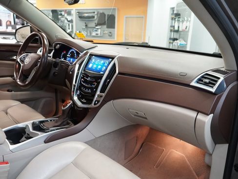 Used 2015 Cadillac SRX Luxury image 33