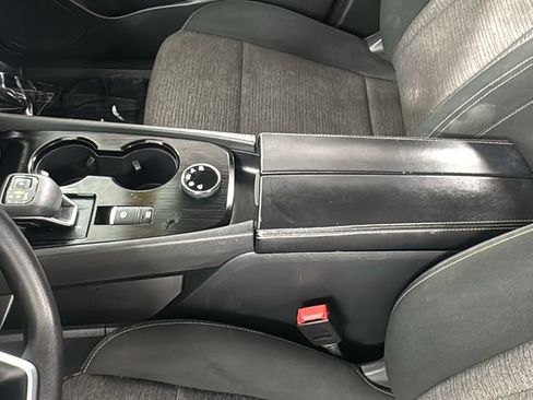 Used 2023 Nissan Rogue SV image 33