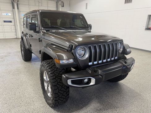 Used 2020 Jeep Wrangler Unlimited Sahara AWD/4WD image 4