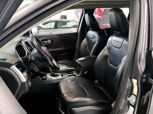 Used 2014 Jeep Cherokee Trailhawk w/ Comfort/Convenience Group image 10