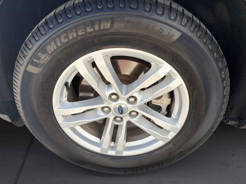 Used 2024 Ford Explorer XLT RWD image 14