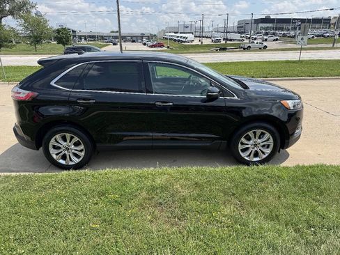 Used 2023 Ford Edge Titanium AWD/4WD image 6