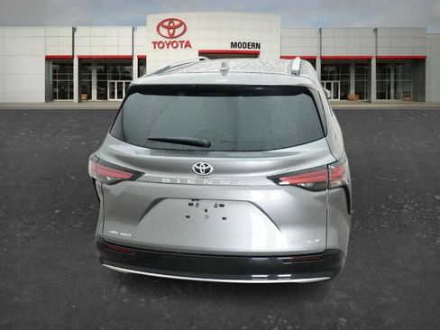 New 2026 Toyota Sienna Platinum AWD/4WD image 15