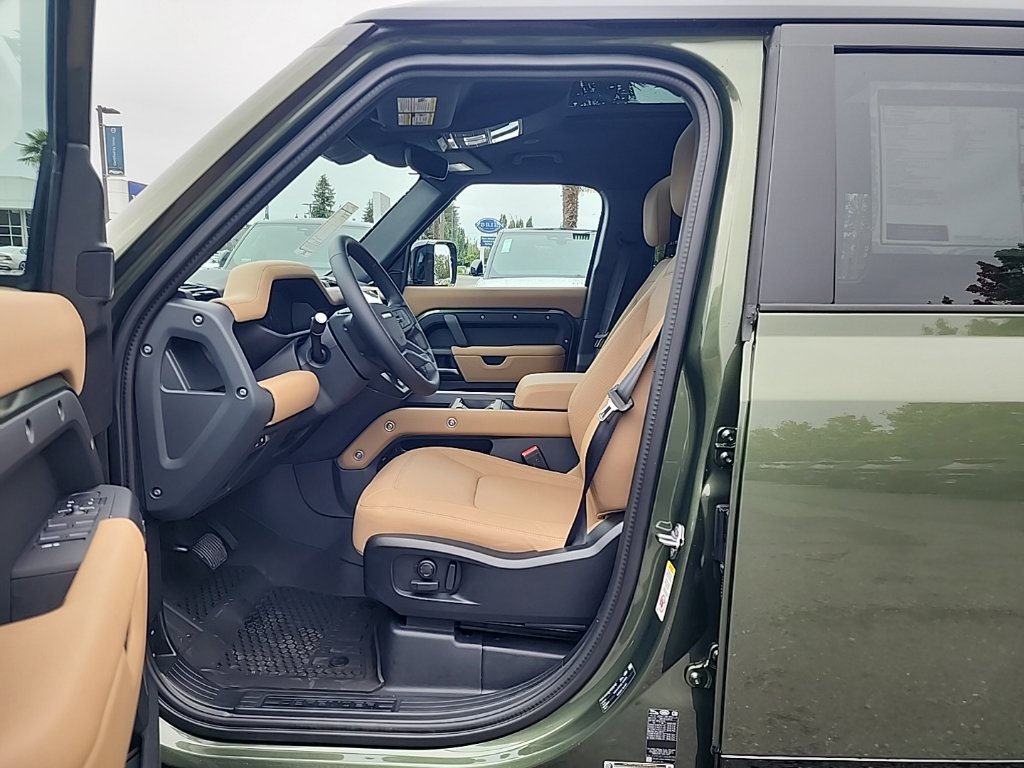 New 2026 Land Rover Defender 110 X-Dynamic SE AWD/4WD image 8