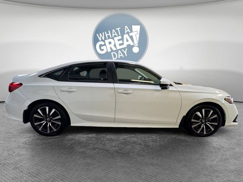 Used 2024 Honda Civic EX image 2
