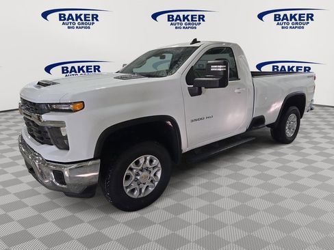 New 2026 Chevrolet Silverado 3500 LT image 3