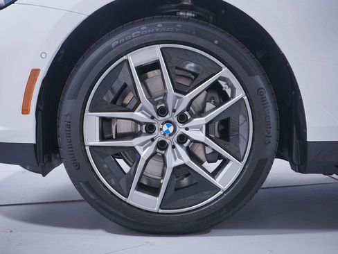 New 2026 BMW 530i RWD image 2