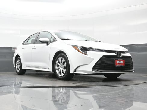 Used 2024 Toyota Corolla LE FWD image 24