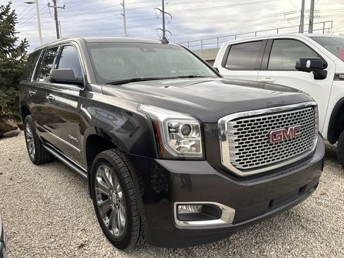 Used 2016 GMC Yukon Denali image 4