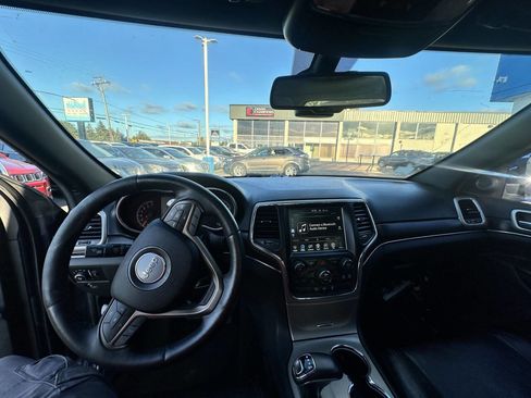 Used 2014 Jeep Grand Cherokee Limited w/ Luxury Group II image 21