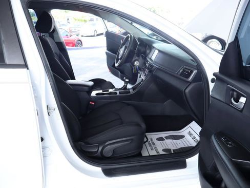 Used 2018 Kia Optima LX FWD image 33