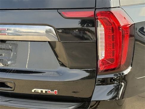 Used 2023 GMC Yukon AT4 w/ AT4 Premium Package image 6