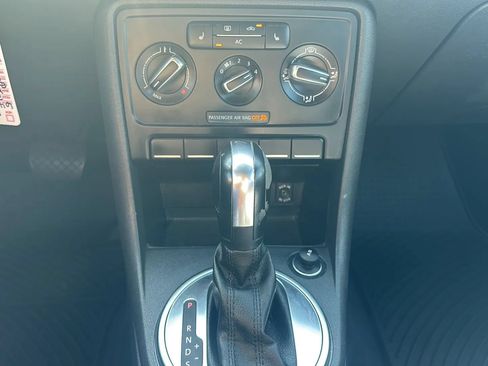 Used 2012 Volkswagen Beetle 2.5 FWD image 26