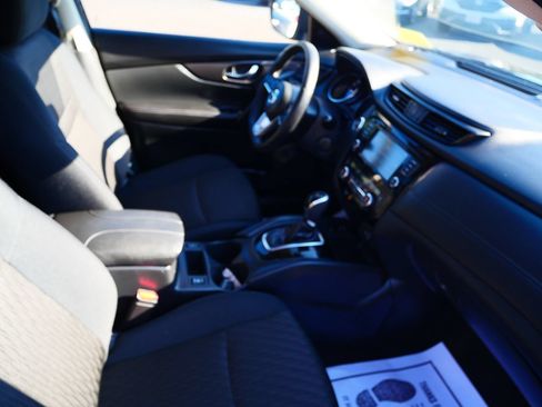 Used 2019 Nissan Rogue SV w/ Premium Package AWD/4WD image 27