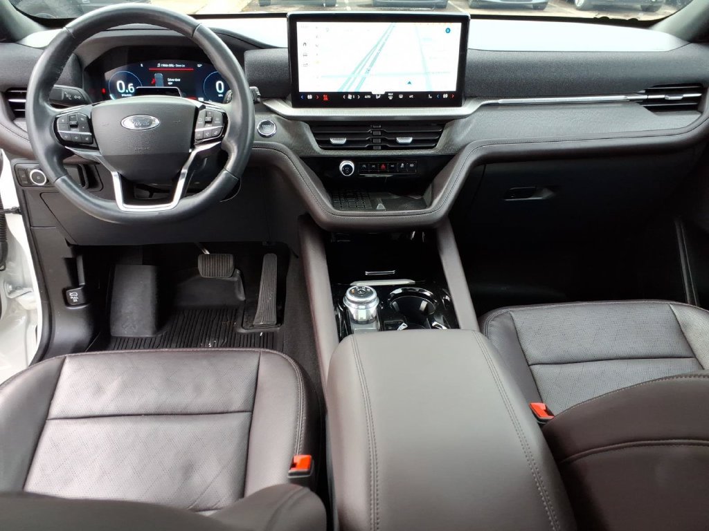 Used 2025 Ford Explorer Platinum AWD/4WD image 14