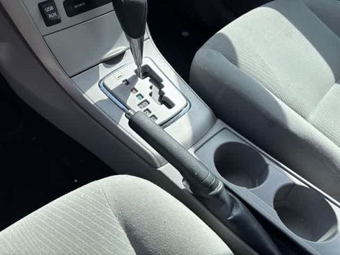 Used 2013 Toyota Corolla LE FWD image 16