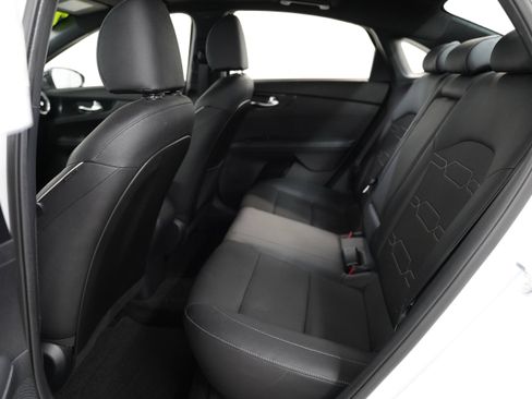 Used 2022 Kia Forte GT-Line w/ GT-Line Premium Package FWD image 5