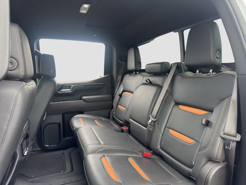 Used 2023 GMC Sierra 1500 AT4 w/ AT4 Preferred Package AWD/4WD image 13