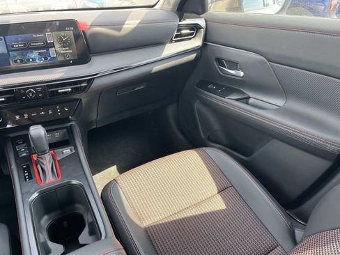 New 2025 Nissan Kicks SR w/ SR Premium Package FWD image 14
