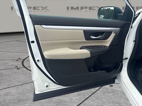 Used 2018 Honda CR-V LX image 14
