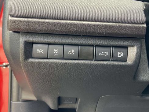 Used 2025 Toyota Camry LE FWD image 30
