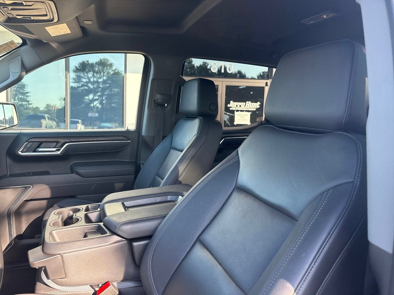 Used 2025 GMC Sierra 1500 SLT AWD/4WD image 3