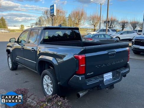 Used 2024 Toyota Tacoma SR5 AWD/4WD image 5